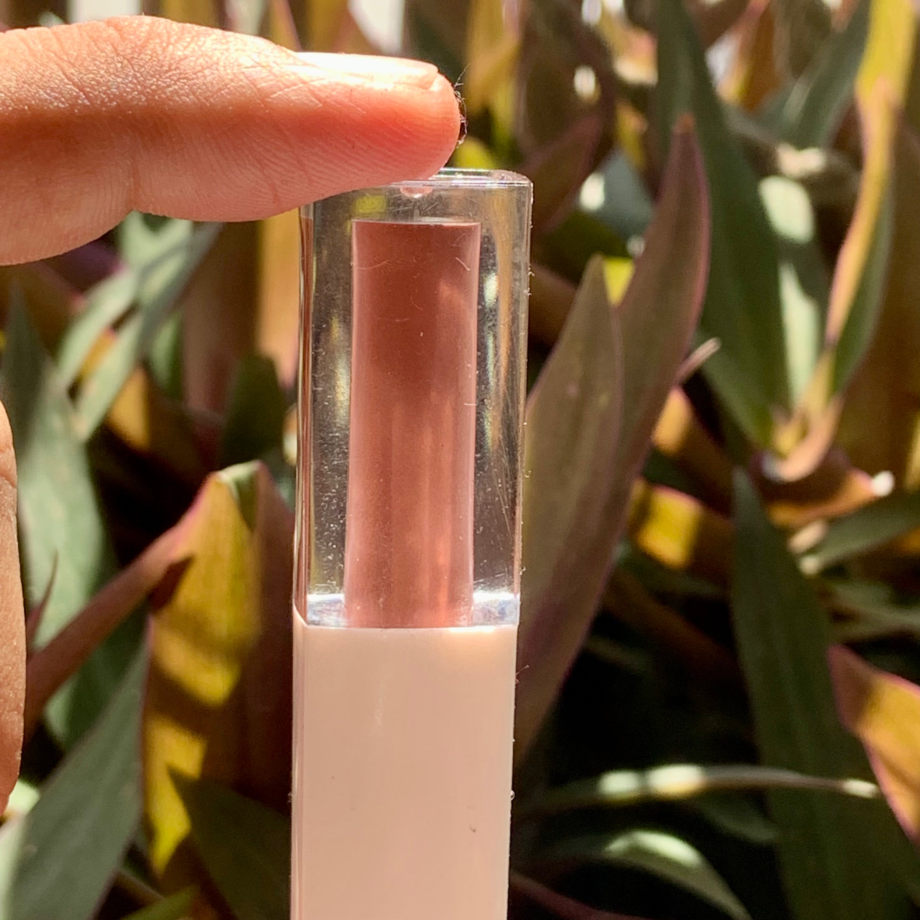 COCOA BROWN | LIP GLOSS -VIEW 2